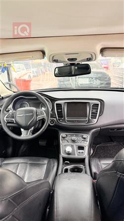 کرایسلەر 200